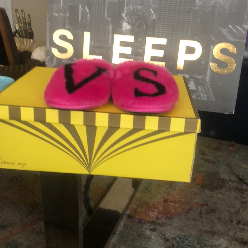 Vs slippers